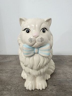 White Kitty Cat Planter New